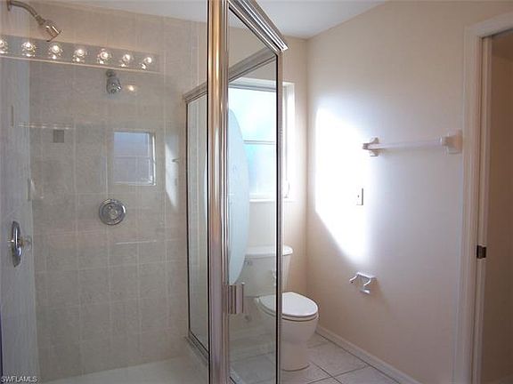 4th image of 2523 SW 52nd Ter