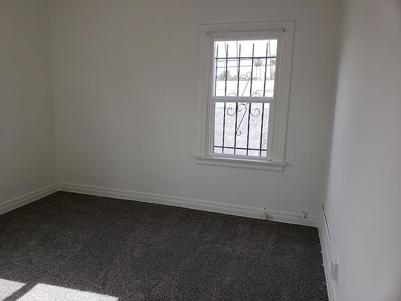 4th image of 4721 8th Ave