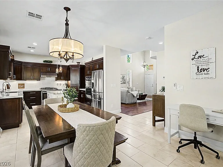 2025 Shining Feather Ln — Photo 12