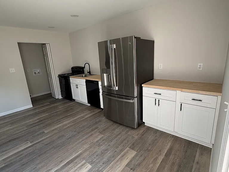 4615 Masonboro Loop Rd #A — Photo 3