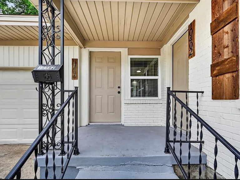 10404 Joaquin Dr #10402 — Photo 2