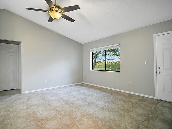5th image of 322 Ashbourne Dr