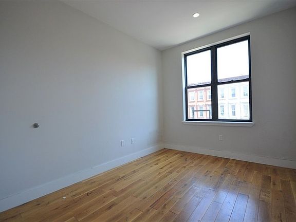 3rd image of 484 Hancock St APT 1B