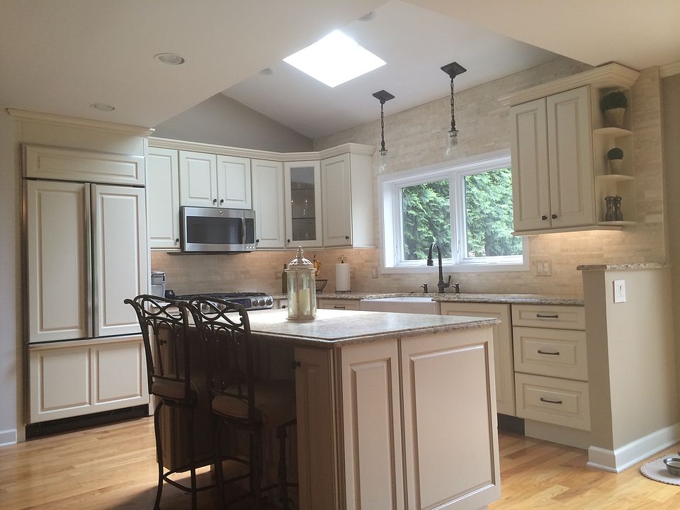 Updated Kitchen w/ Island
