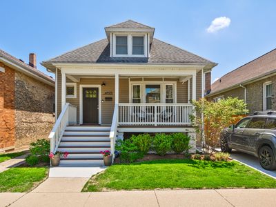 4925 W Cornelia Ave, Chicago, IL, 60641