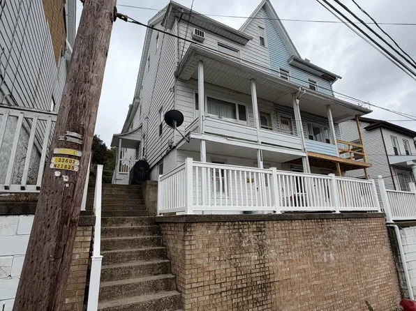 1634 Pulaski Ave, Coal Township, PA 17866