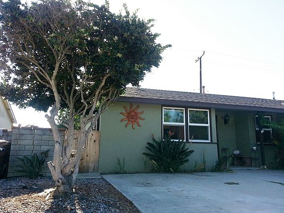 3rd image of 651 Redwood Ave