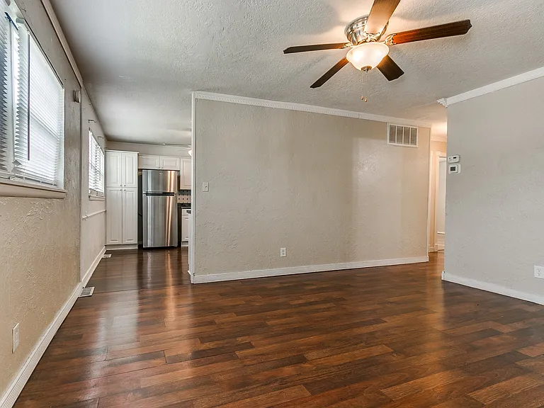 1612 Dakota St — Photo 26