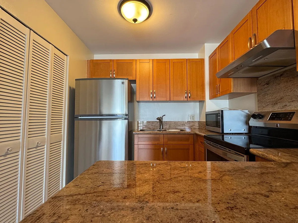 Building Photo - 2474 Kapiolani Blvd #401