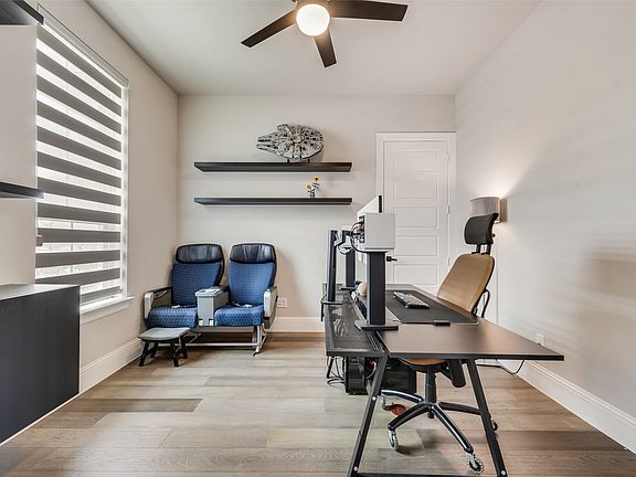 4th image of 7108 Woodside Dr