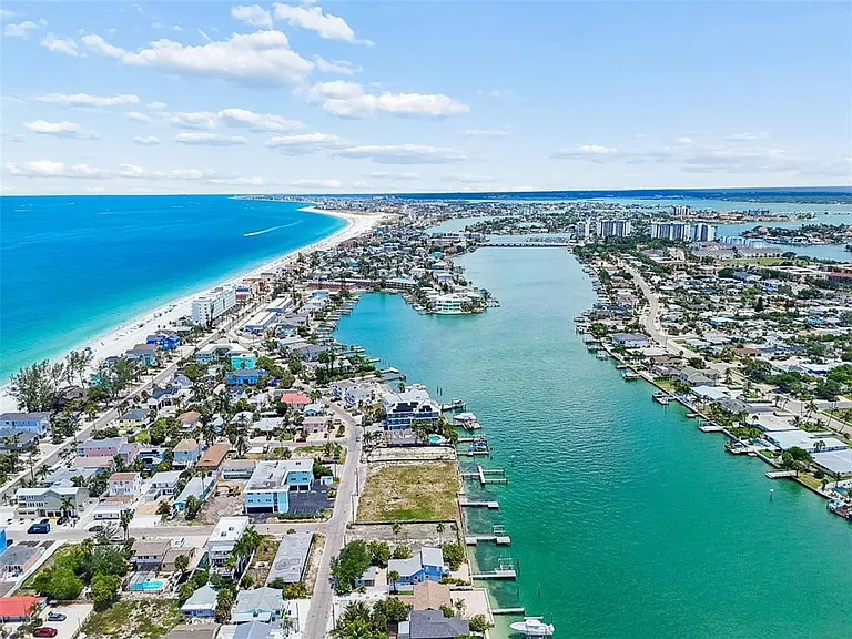 8125 Bayshore Dr — Photo 33