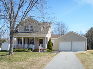 4 New Kent Rd, Gansevoort, NY 12831