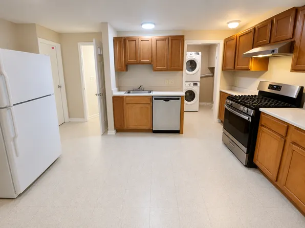 40 Colchester Avenue, 40 Colchester Ave #2, Burlington, VT 05401