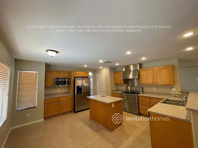 8104 Marin Pointe Ave — Photo 8