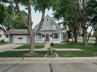 437 3rd Ave, Wanamingo, MN 55983