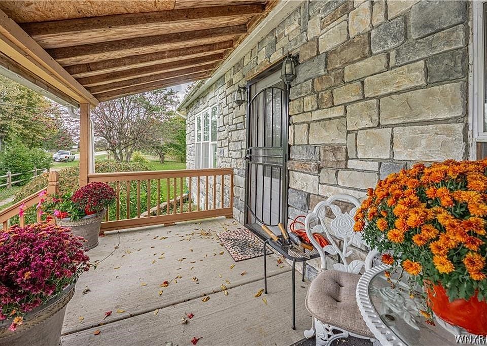 8516 Akron Rd, Lockport, NY 14094 Zillow