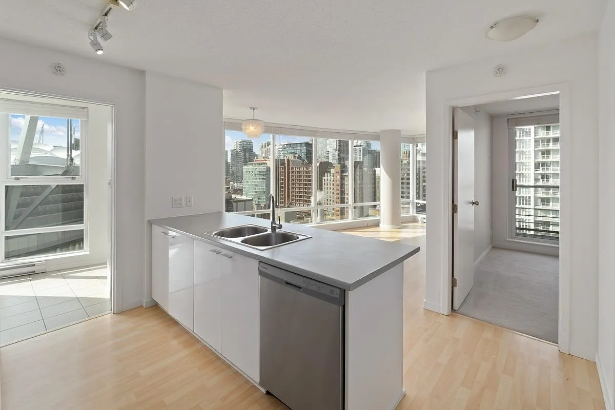 2 bed, 840 sqft, $3,500 — Photo 1