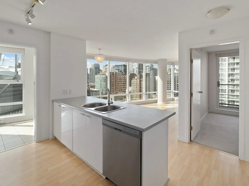 111 Georgia St W #1503