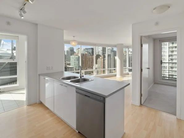 111 Georgia St W #1503, Vancouver, BC V6B 1T8