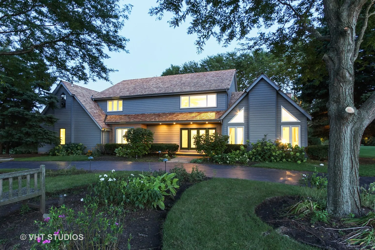 1351 Manassas Ln photo 1