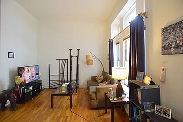 Rented by Street Realty Brokerage LLC