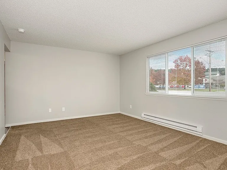 1508 Valley Ave E — Photo 4