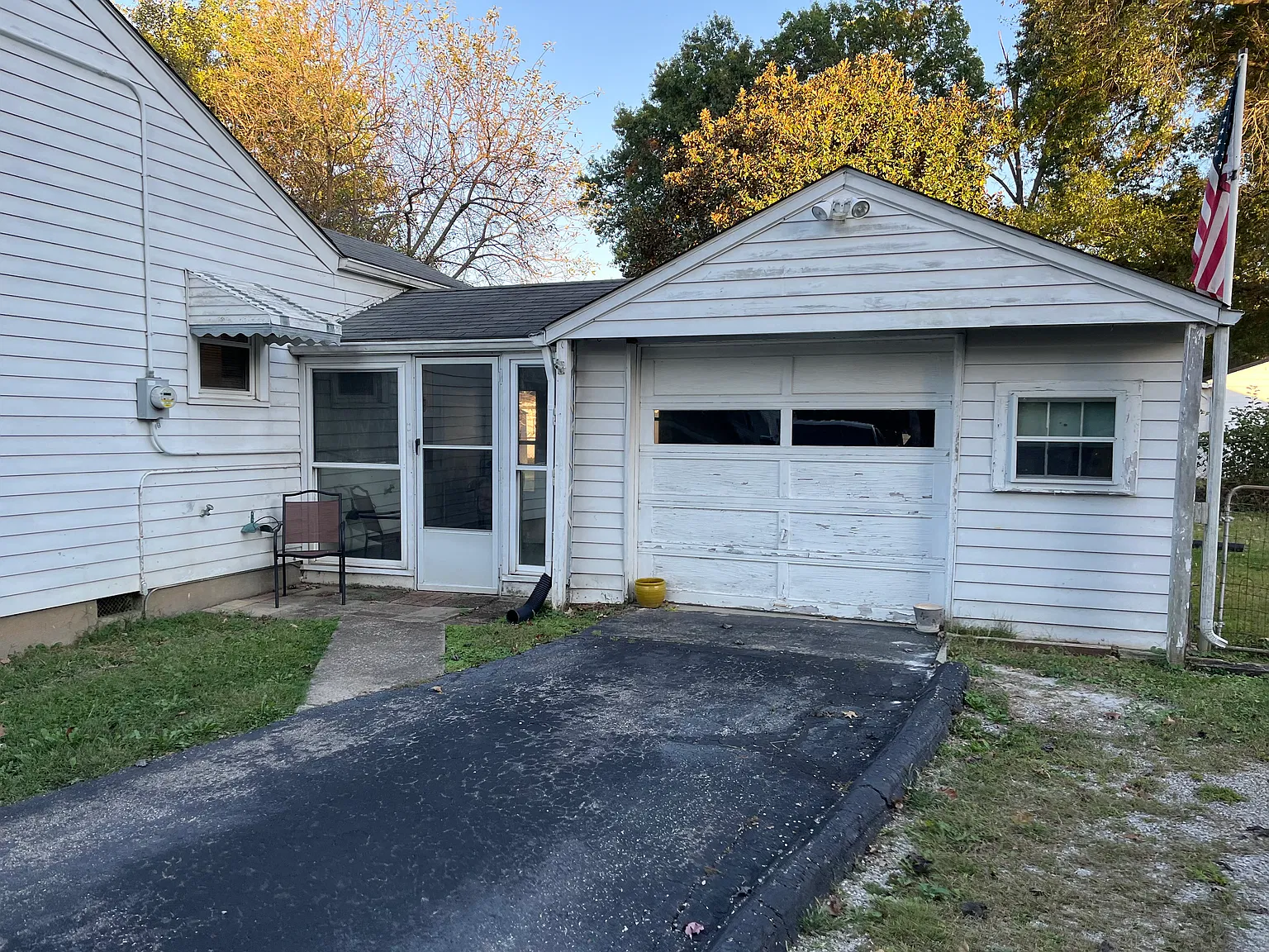 2 bed, 855 sqft, $1,300 — Photo 2