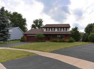 820 Roche De Bouef Ct, Waterville, OH 43566