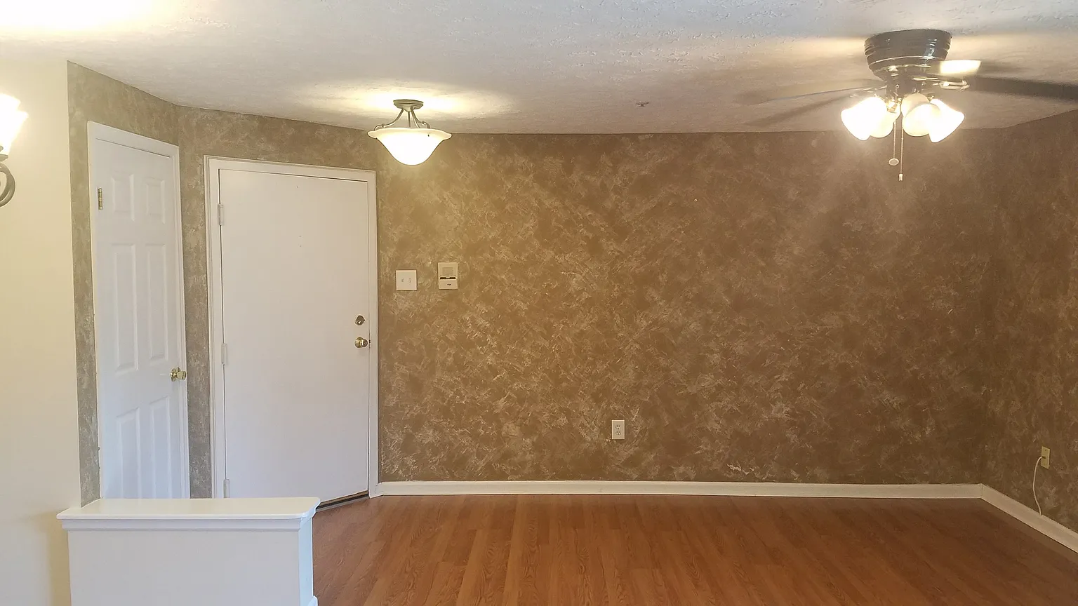 200 Oak Leaf Cir APT A photo 1