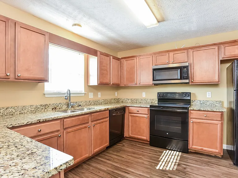 1108 Harmony Ln — Photo 8