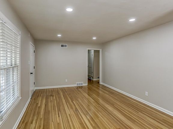 5th image of 4842 Dianne Dr