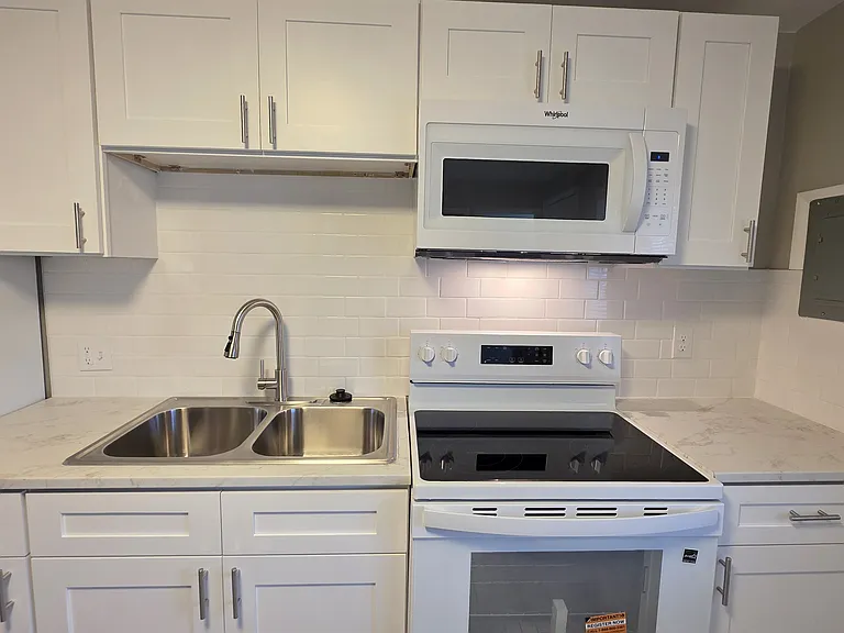 33507 Berville Ct — Photo 24