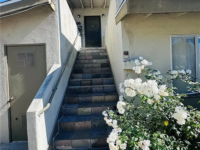 2036 E Wilshire Ave — Photo 1