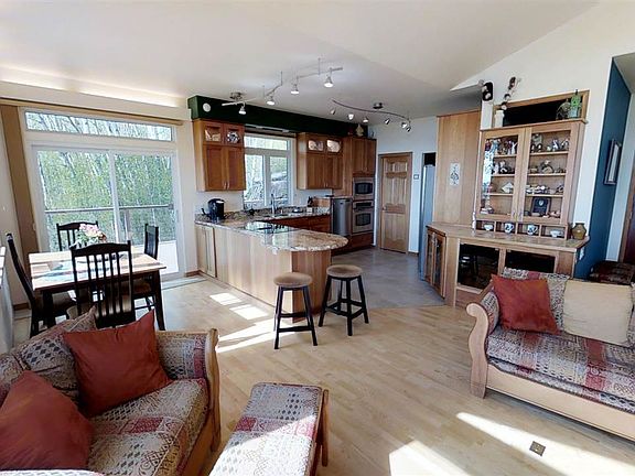 4th image of 1249 Donna Dr