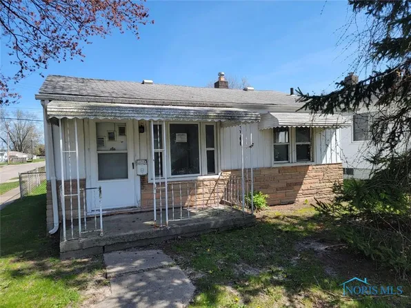 3560 Dixie Dr, Toledo, OH 43611
