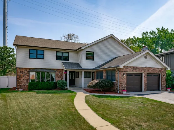 505 E Atwood Ct, Elmhurst, IL 60126