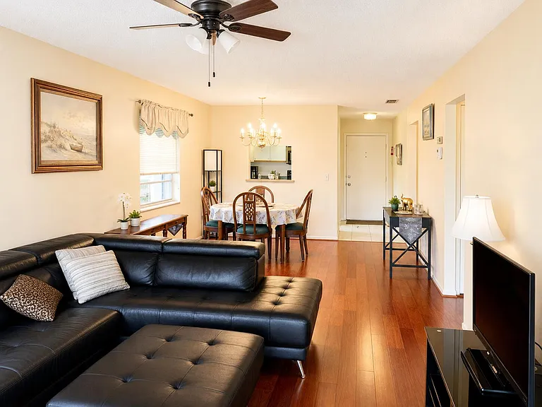 11 Lake Vista Trl #206 — Photo 3