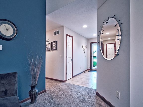 2nd image of 513 Janewood Ct