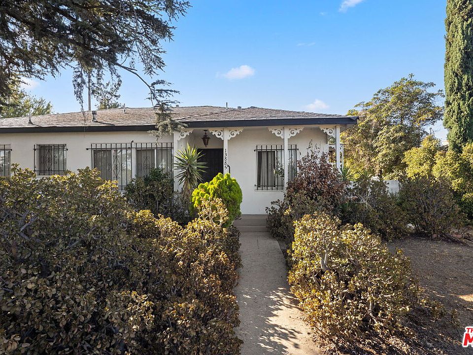 1st image of 13885 Terra Bella St