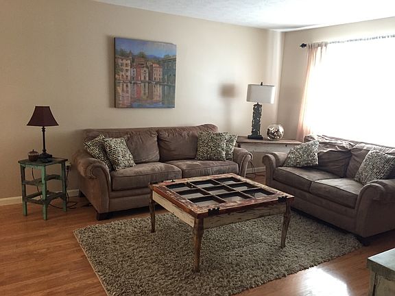 4th image of 112 Broadmoor Dr