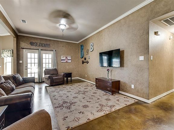 4th image of 204 Weston Dr