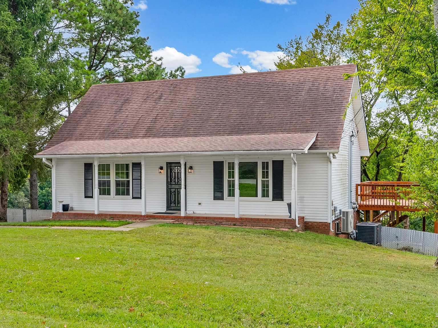 3 bed, 2073 sqft, $1,800 — Photo 4