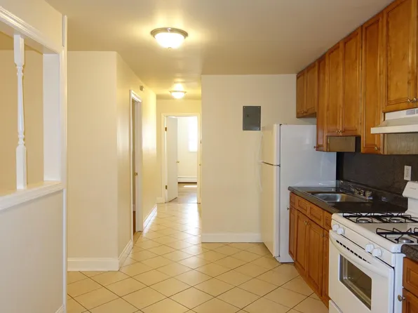 423 Avenue C APT 102, Bayonne, NJ 07002