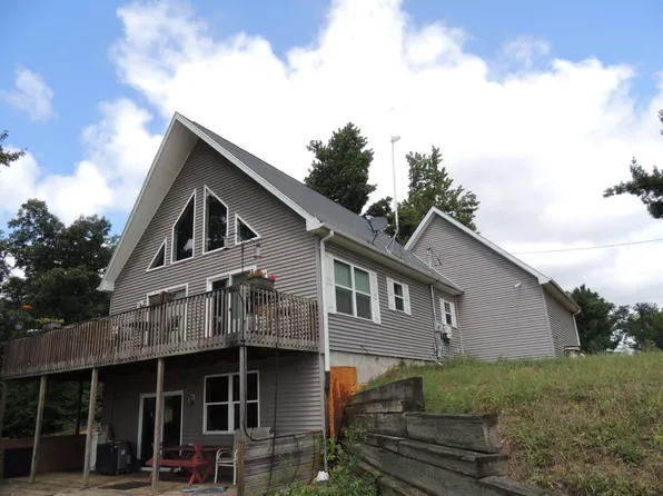 4796 Round Lake Dr, Fennville, MI 49408