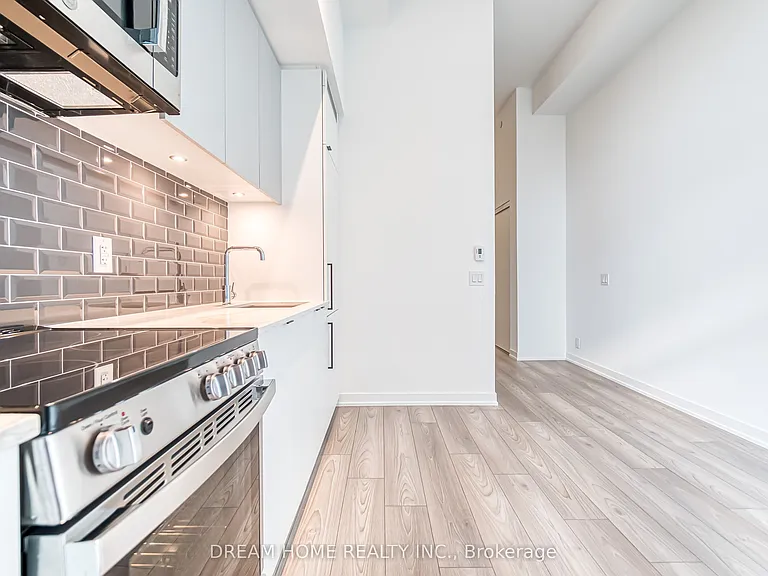 285 Dufferin St #705 — Photo 14