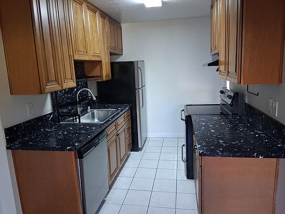 5th image of 259 N Capitol Ave Unit 287