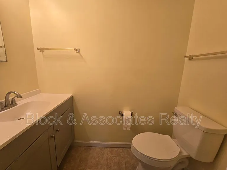 2612 Ernest St — Photo 11