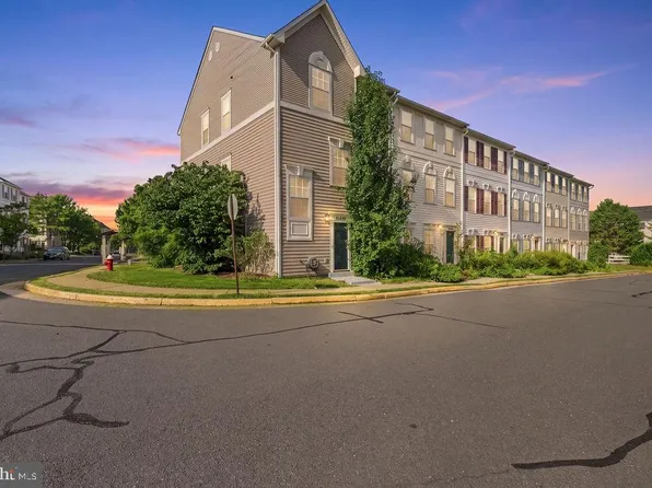 46049 Marble Ter, Sterling, VA 20166