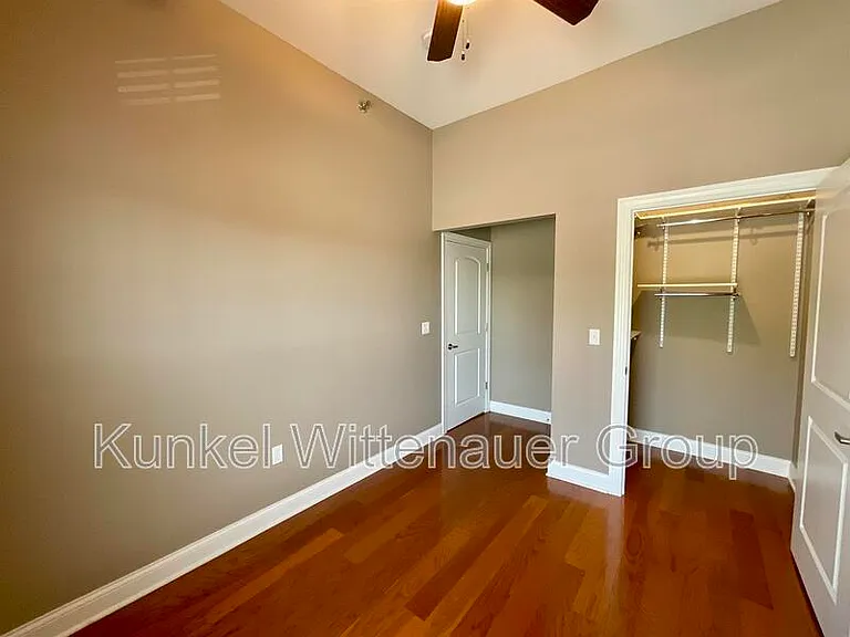 409 W Washington St #D — Photo 10