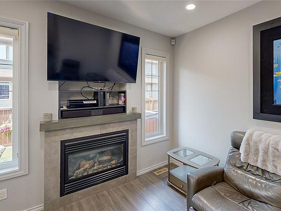 5th image of UNIT 134-4100 Sandhill CRESCENT
